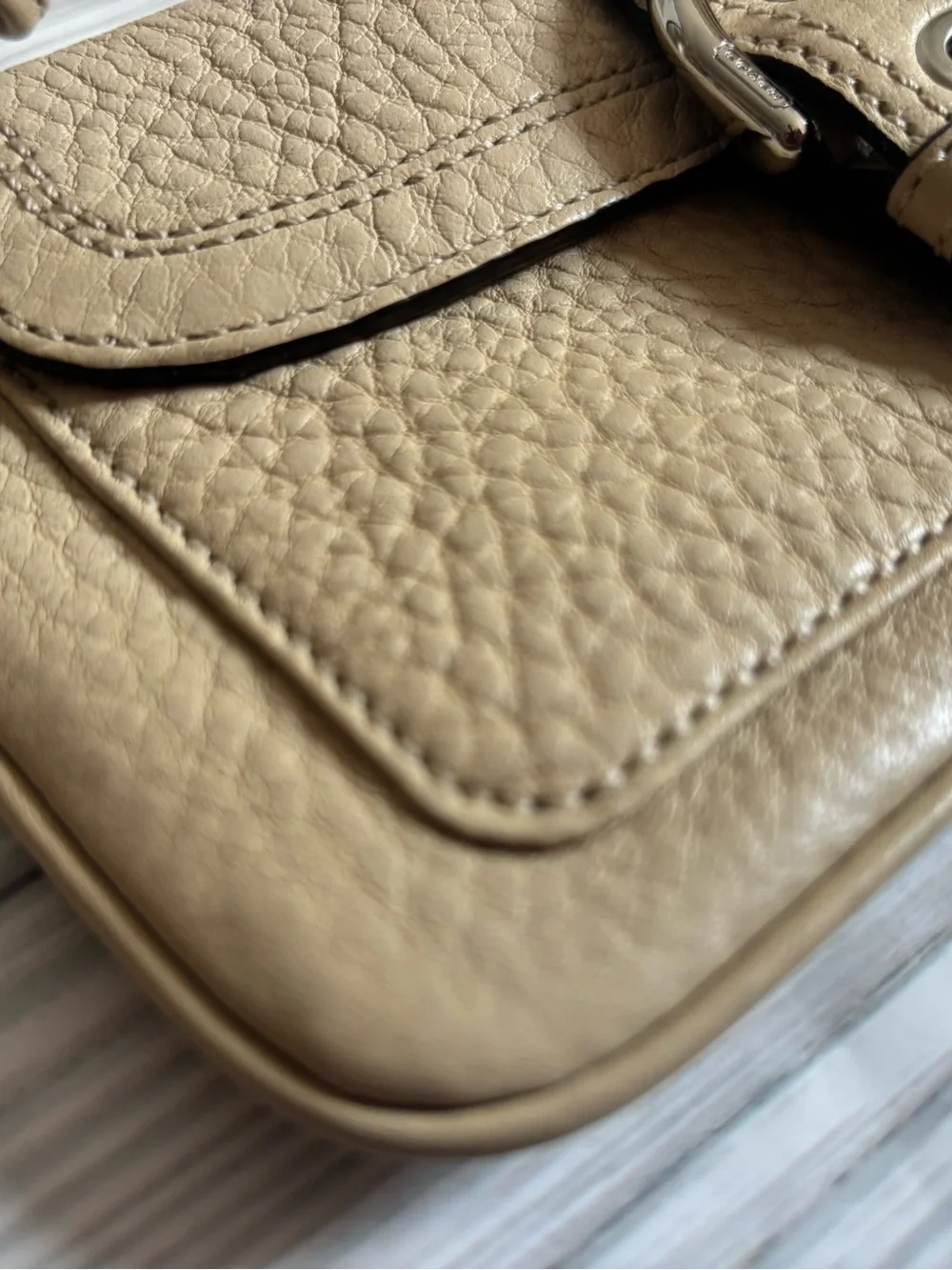 Coach Vintage Y2K Beige SoHo Buckle Pebbled Leather Wristlet